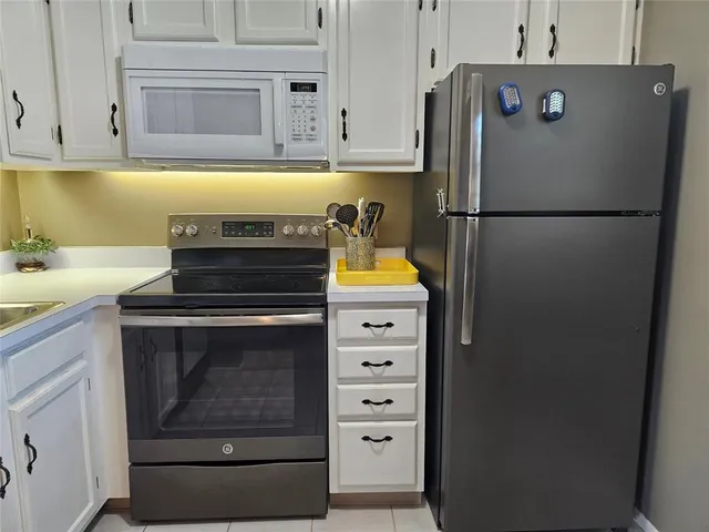 $150,000 | 15 Vista Gdns Trail, Unit 206, Vero Beach, FL 32962