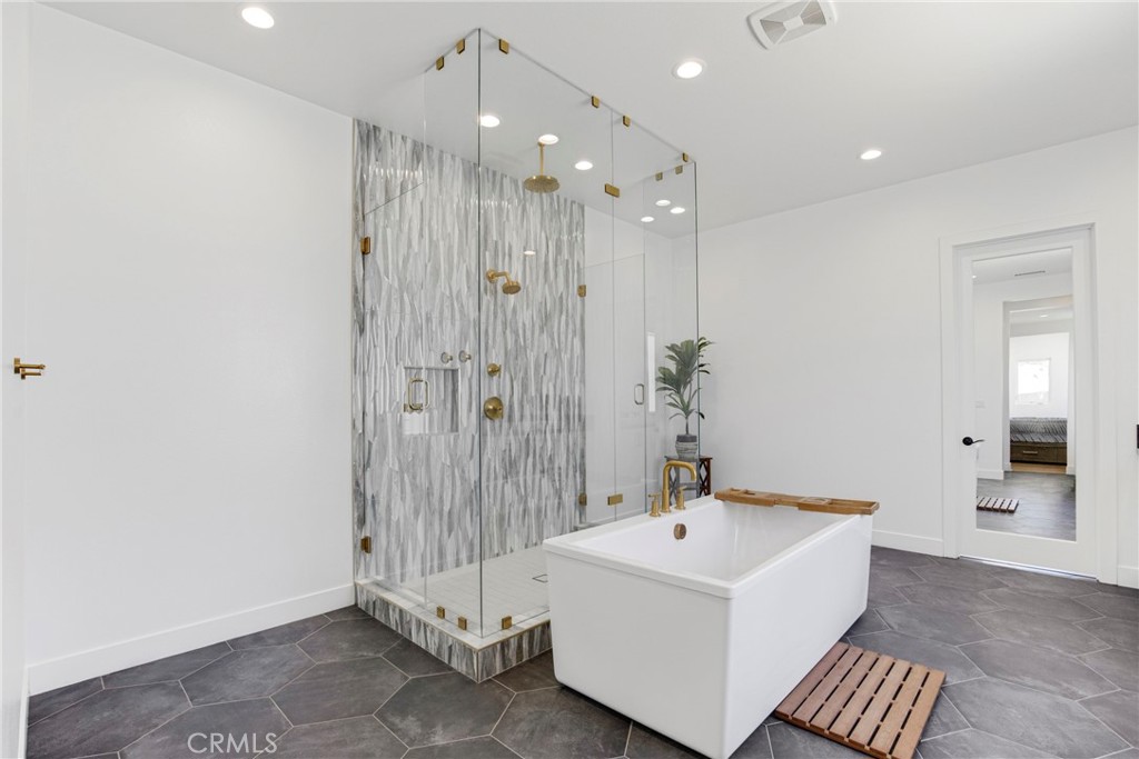 11944 Red Hawk Lane Porter Ranch, CA 91326 - Photo 22 of 40 Gallery Image 22