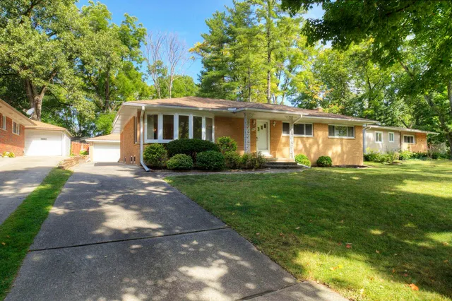 $439,000 | 3224 Lakewood Drive, Ann Arbor, MI 48103