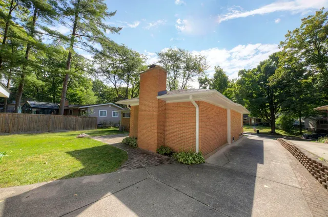 $439,000 | 3224 Lakewood Drive, Ann Arbor, MI 48103