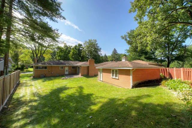 $439,000 | 3224 Lakewood Drive, Ann Arbor, MI 48103
