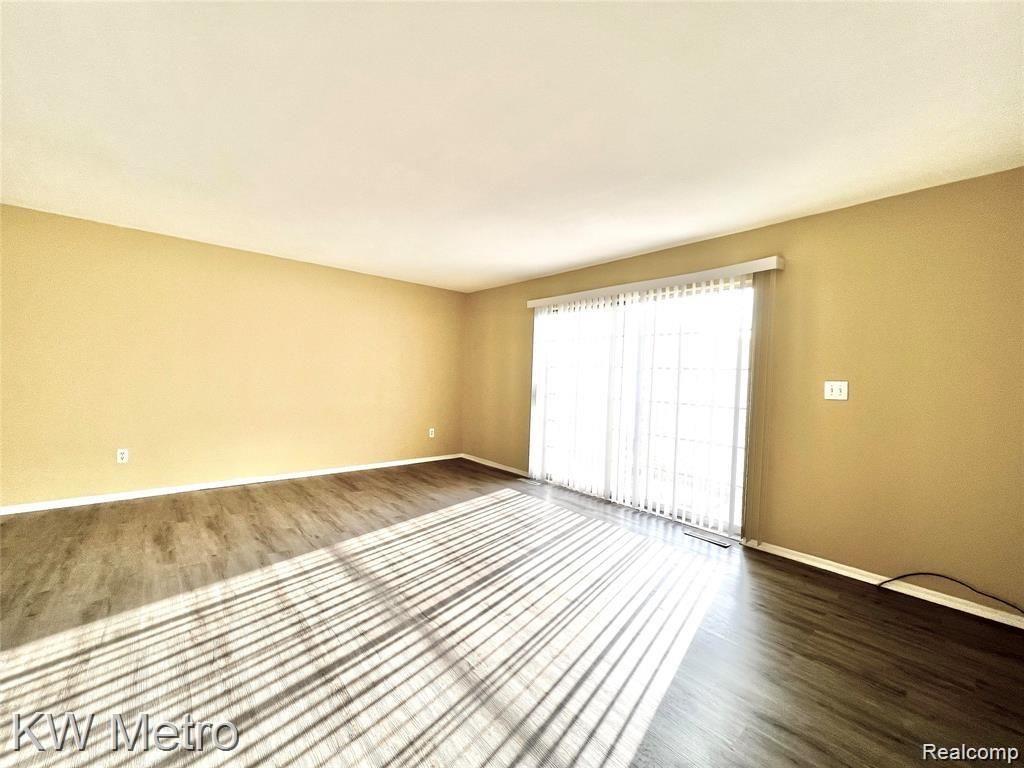 32238 West 12 Mile Road, Unit 114 Farmington, MI 48334 - Photo 4 of 17