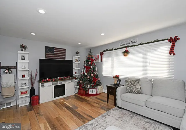 $347,000 | 3568 Gloucester Lane, Philadelphia, PA 19114