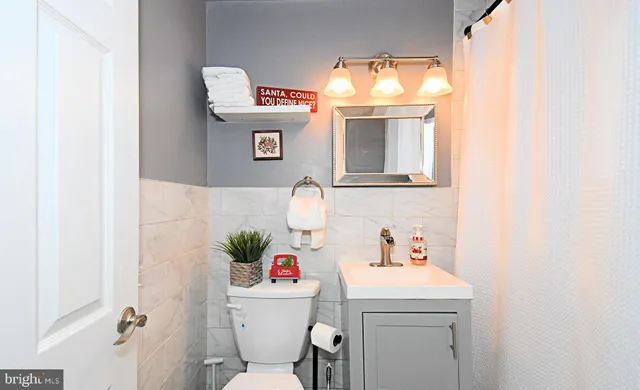 $347,000 | 3568 Gloucester Lane, Philadelphia, PA 19114