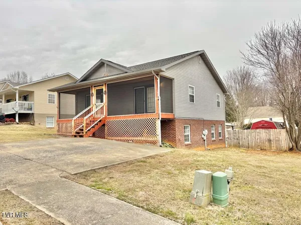 $2,200 | 1023 Justus Drive, Unit 38, Johnson City, TN 37604