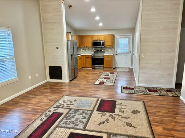 $2,200 | 1023 Justus Drive, Unit 38, Johnson City, TN 37604
