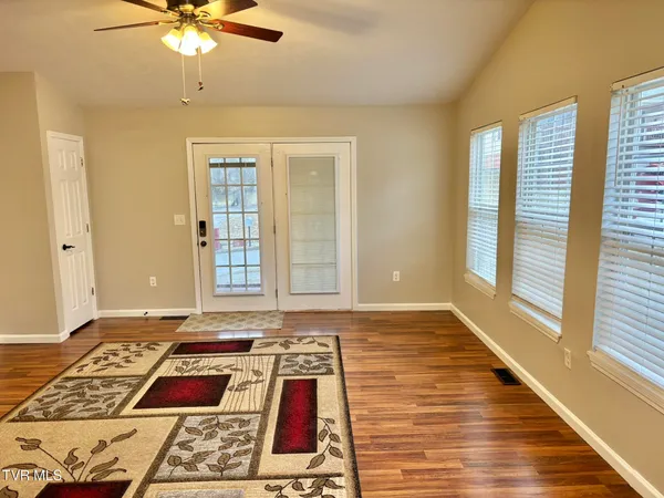 $2,200 | 1023 Justus Drive, Unit 38, Johnson City, TN 37604