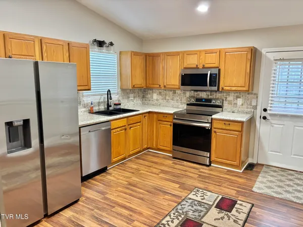 $2,200 | 1023 Justus Drive, Unit 38, Johnson City, TN 37604