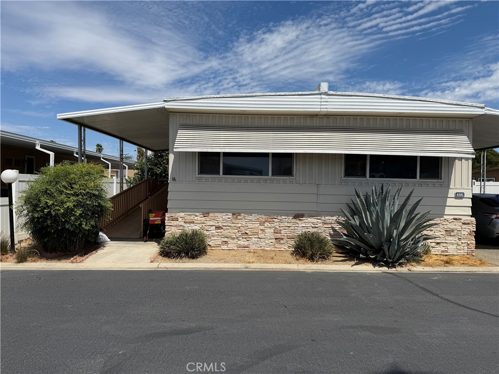 3825 Crestmore Road, Unit 406 Riverside, CA 92509 - Photo 1 of 4 Gallery Image 1