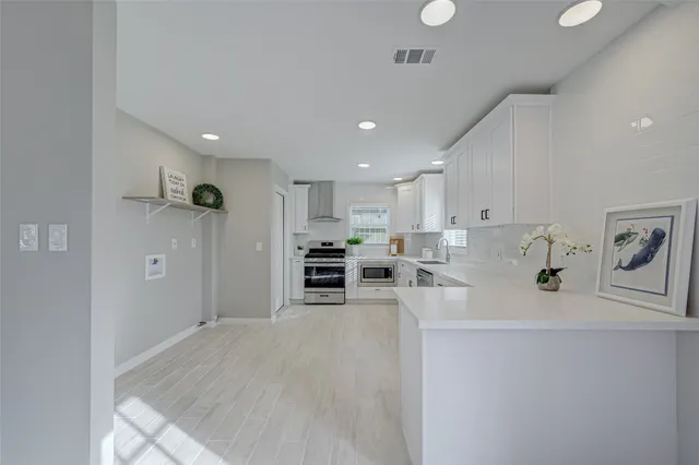 $2,600 | 1914 Lynnview Drive, Houston, TX 77055