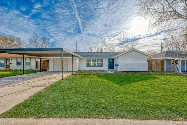 $2,600 | 1914 Lynnview Drive, Houston, TX 77055