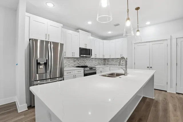 $700,000 | 15 Plew Avenue, Shalimar, FL 32579