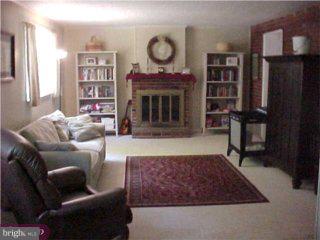 19 Raymond Road Broomall, PA 19008 - Photo 5 of 6 Gallery Image 5