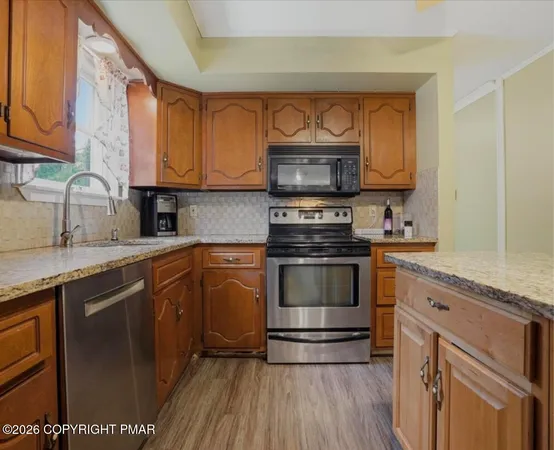 $379,900 | 239 Sundance Road, Effort, PA 18330