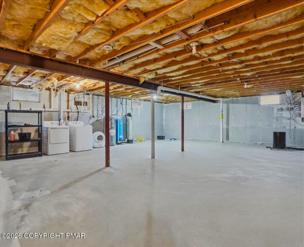 239 Sundance Road Effort, PA 18330 - Photo 35 of 60 a view of a garage