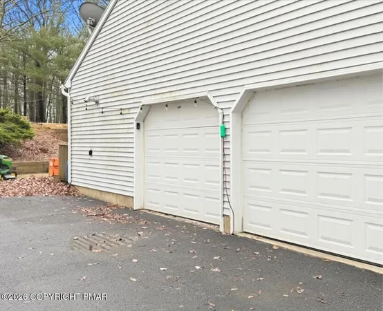 $379,900 | 239 Sundance Road, Effort, PA 18330