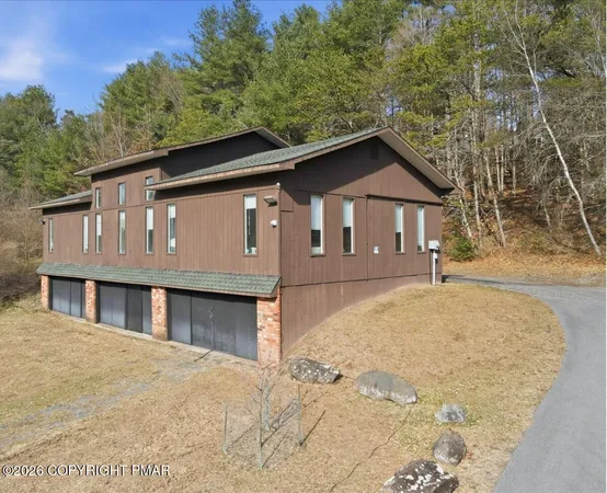 $379,900 | 239 Sundance Road, Effort, PA 18330