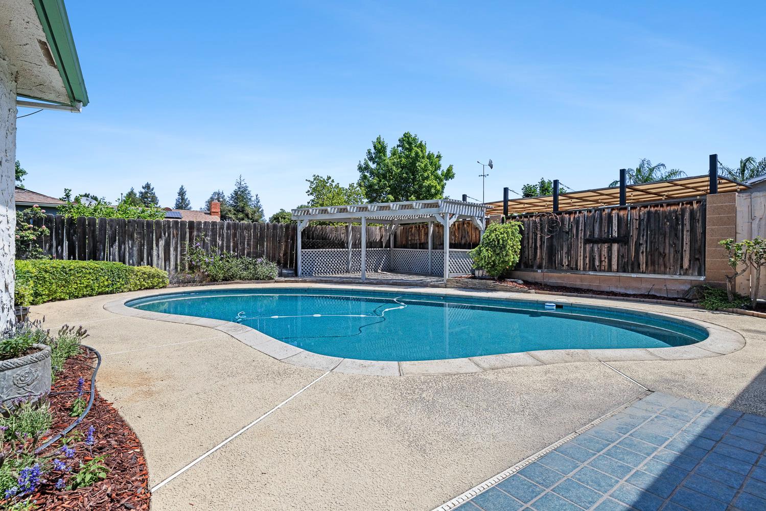 1461 Rall Avenue Clovis, CA 93611 - Photo 33 of 38