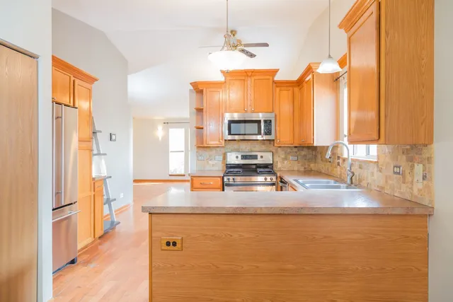 $349,900 | 170 Dickens Trail, Elgin, IL 60120