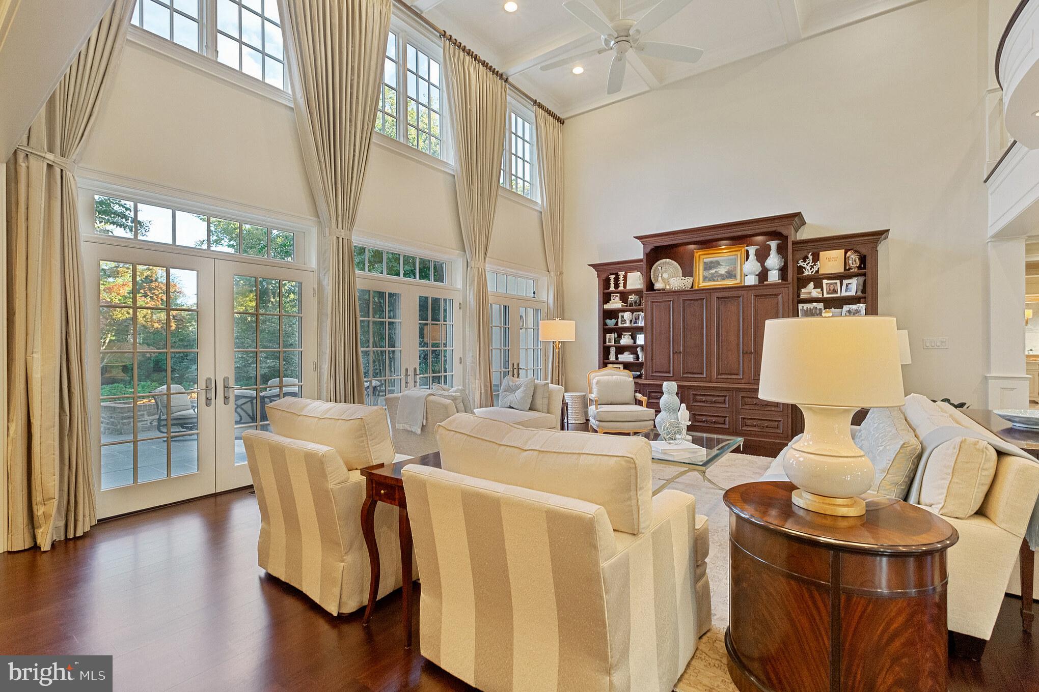 601 Chews Landing Road Haddonfield, NJ 08033 - Photo 21 of 60 Great Room with View of Patio