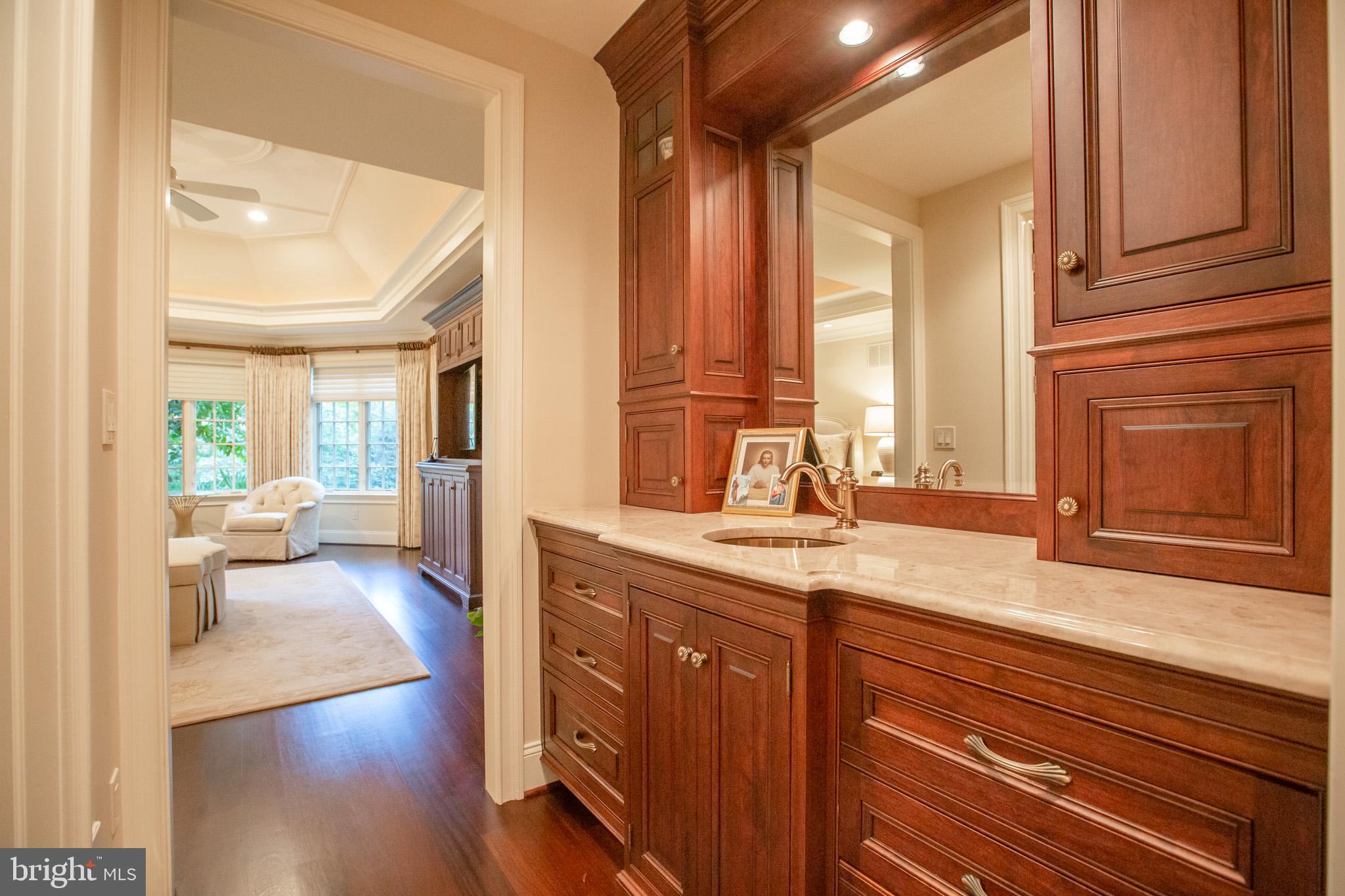601 Chews Landing Road Haddonfield, NJ 08033 - Photo 28 of 60 Hospitality Area in Primary Bedroom