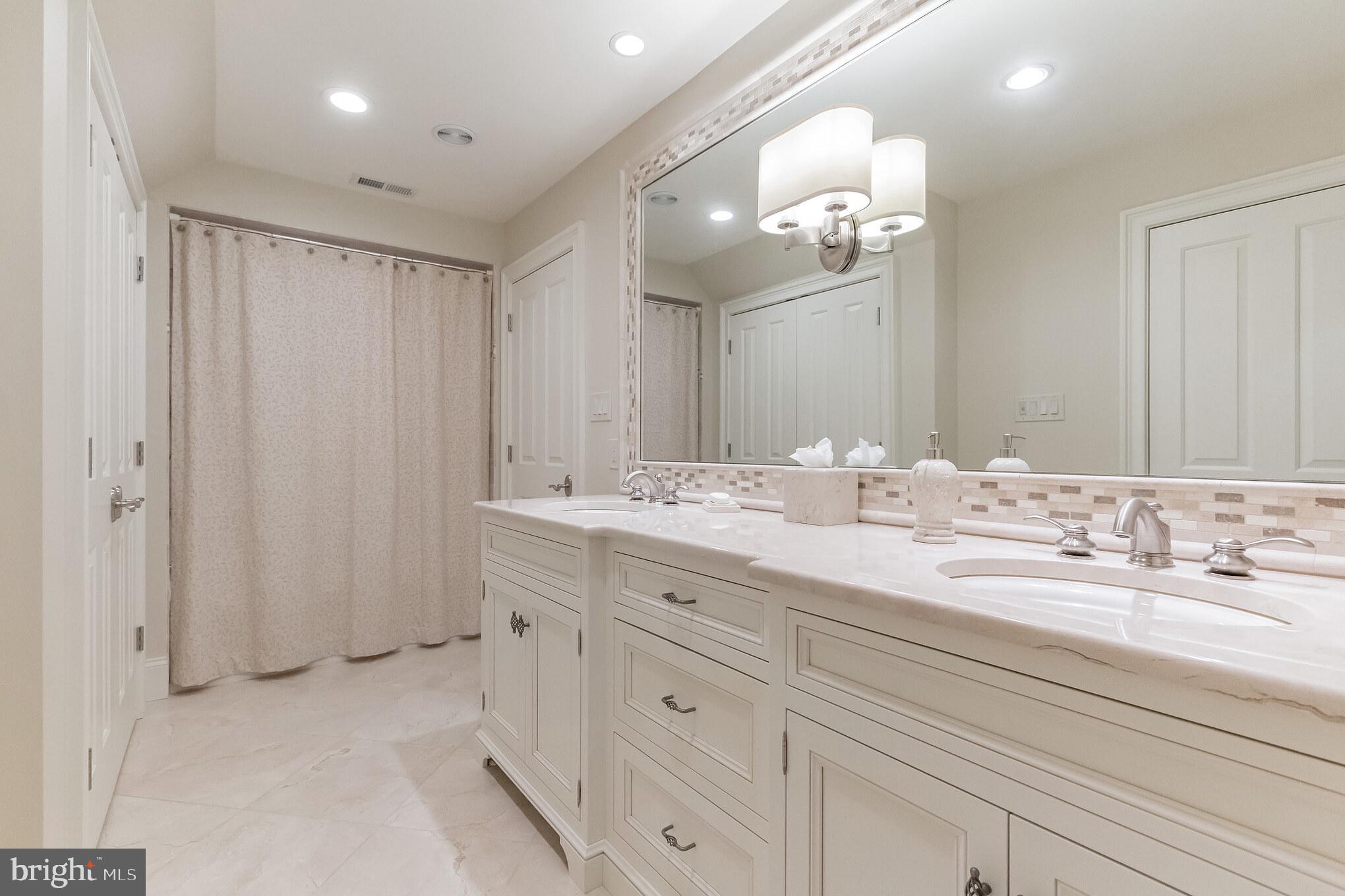 601 Chews Landing Road Haddonfield, NJ 08033 - Photo 41 of 60 Jack & Jill Bathroom