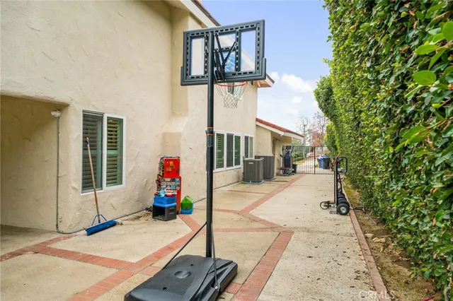 $1,550,000 | 2368 North Vallejo Way, Upland, CA 91784