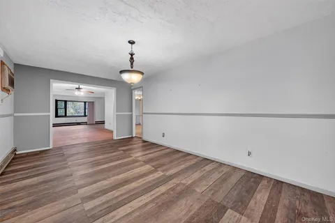 $325,000 | 12 Robert Drive, Hyde Park, NY 12538