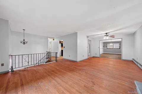 $325,000 | 12 Robert Drive, Hyde Park, NY 12538