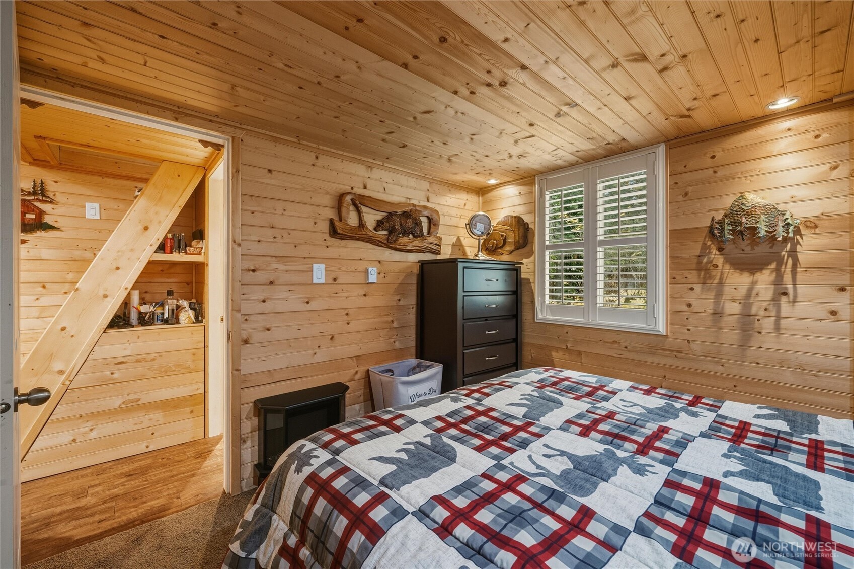 1015 Maple Lane Maple Falls, WA 98266 - Photo 12 of 39 a bedroom with a bed and a window