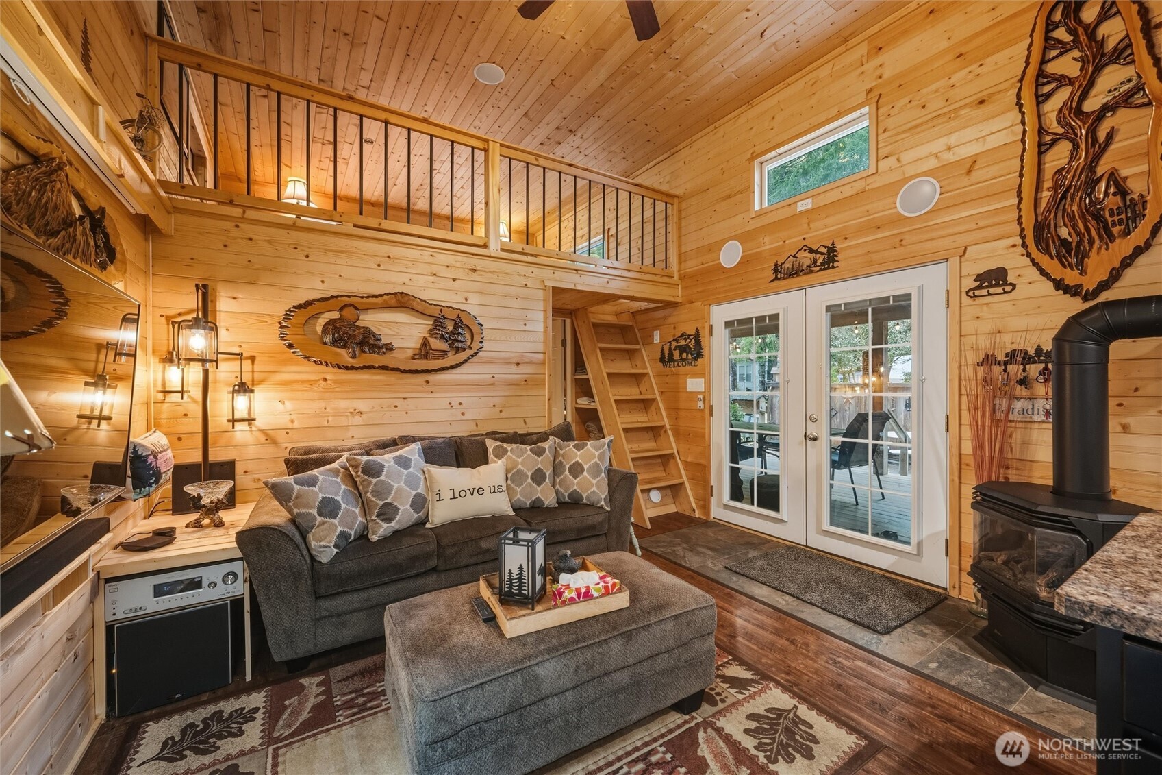 1015 Maple Lane Maple Falls, WA 98266 - Photo 2 of 39 a outdoor living area with furniture