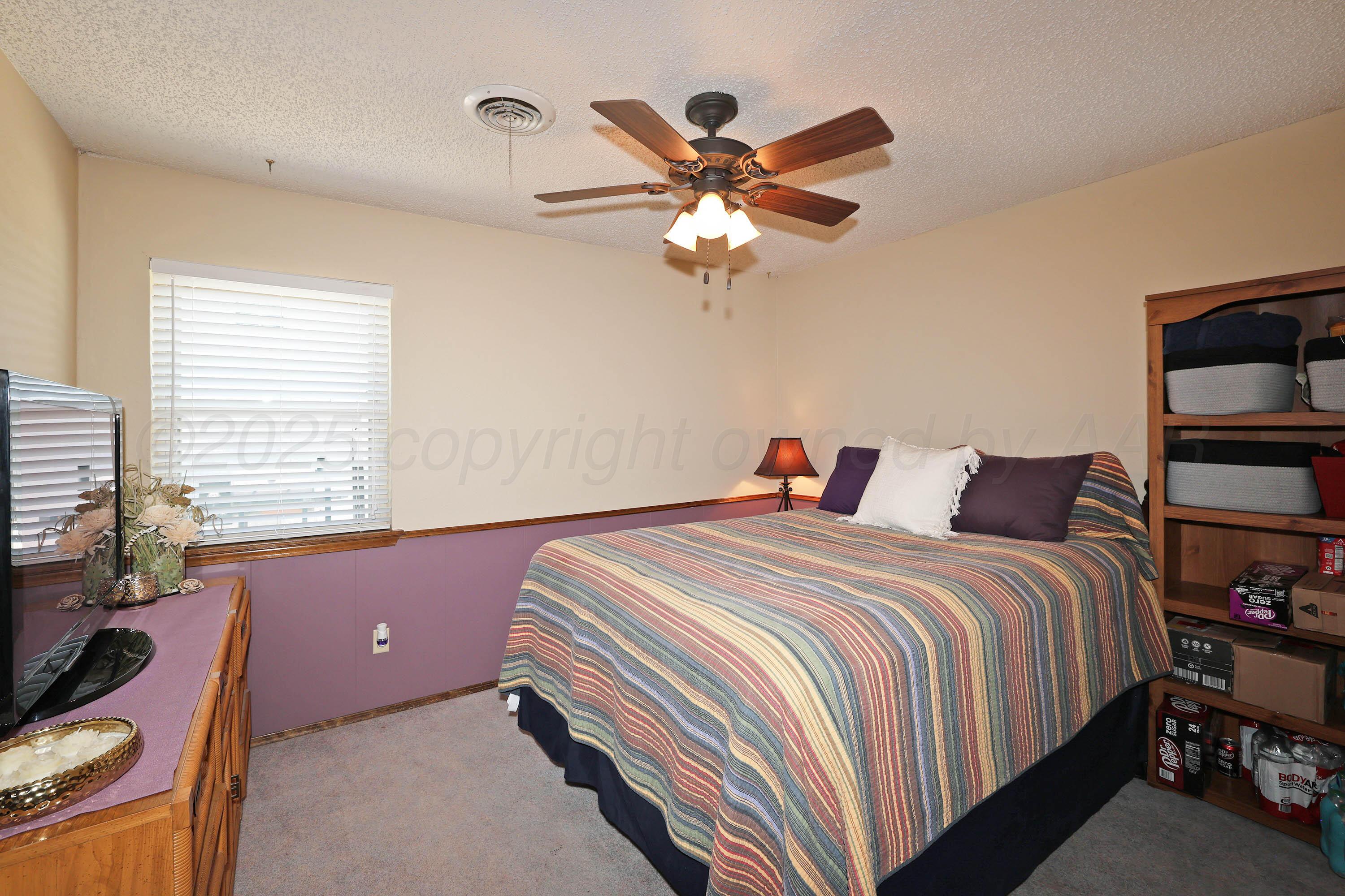 5301 Whitney Lane Amarillo, TX 79110 - Photo 17 of 28 17-3rd Bedroom