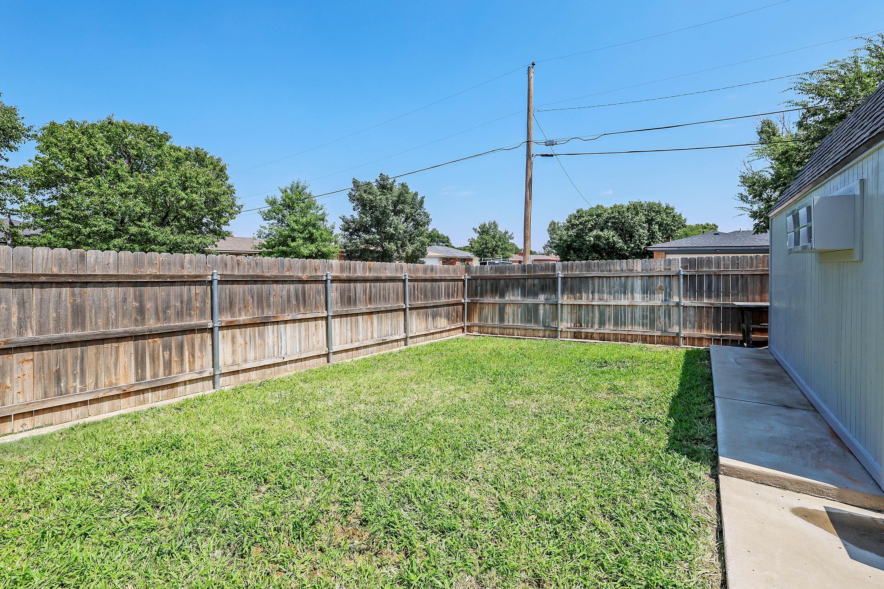 5301 Whitney Lane Amarillo, TX 79110 - Photo 22 of 28 22-Backyard