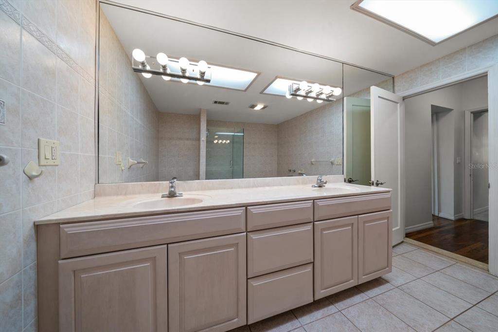 43 Edgewater Drive Dunedin, FL 34698 - Photo 26 of 35