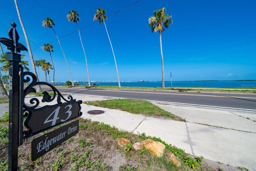 43 Edgewater Drive Dunedin, FL 34698 - Photo 6 of 35