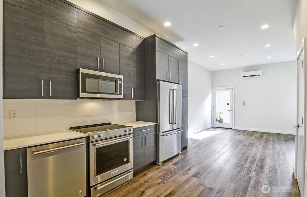 1919 24th Avenue South, Unit X Seattle, WA 98144 - Photo 3 of 23