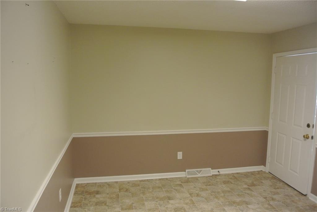 1147 Pine Top Road Lexington, NC 27295 - Photo 8 of 38 Eat In Kitchenette