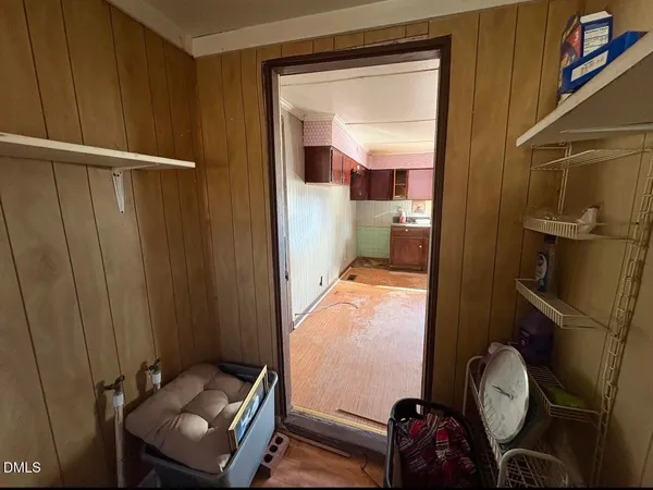 a view of utility room