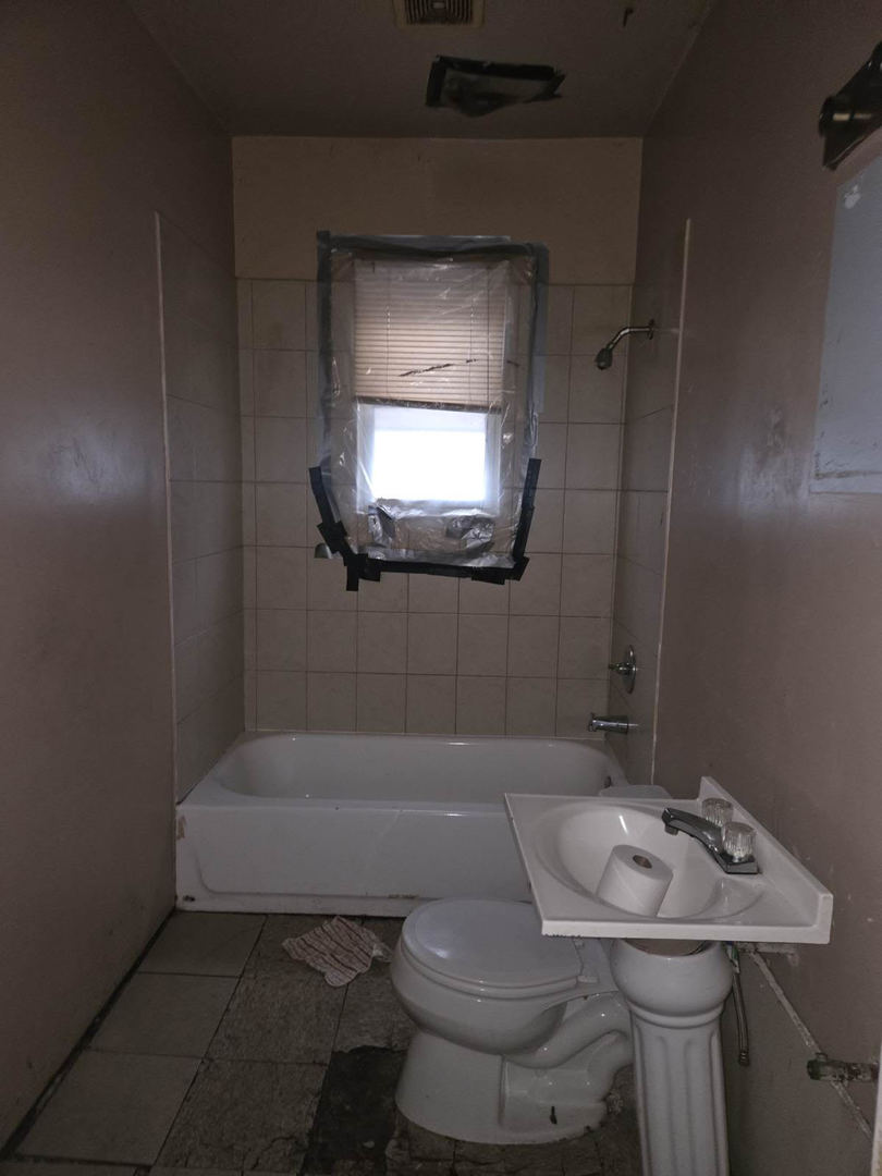 11234 South Indiana Avenue Chicago, IL 60628 - Photo 9 of 10