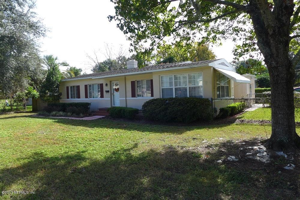 1526 Ridgeland Road Jacksonville, FL 32207 - Photo 7 of 59 Beautiful, mature shade tree