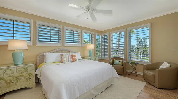 $8,850,000 | 6477 Gulfside Road, Longboat Key, FL 34228