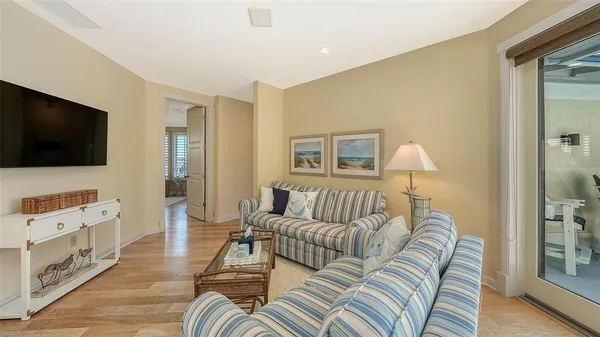 $8,850,000 | 6477 Gulfside Road, Longboat Key, FL 34228