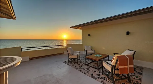 $8,850,000 | 6477 Gulfside Road, Longboat Key, FL 34228