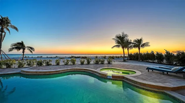 $10,000,000 | 6477 Gulfside Road, Longboat Key, FL 34228