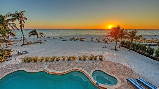 $10,000,000 | 6477 Gulfside Road, Longboat Key, FL 34228