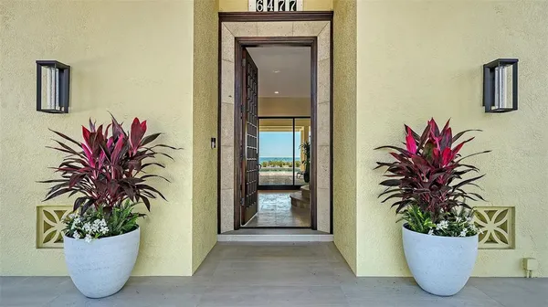$8,850,000 | 6477 Gulfside Road, Longboat Key, FL 34228