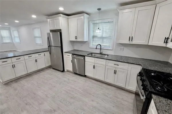 $2,700 | 35 Douglas Avenue, Unit 35, Providence, RI 02908