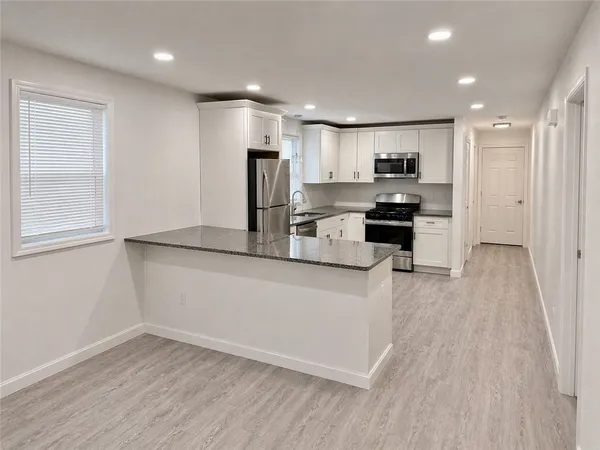$2,700 | 35 Douglas Avenue, Unit 35, Providence, RI 02908