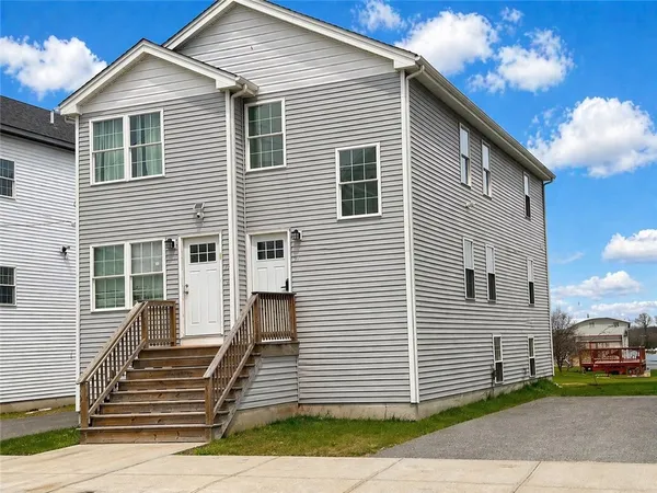 $2,700 | 35 Douglas Avenue, Unit 35, Providence, RI 02908