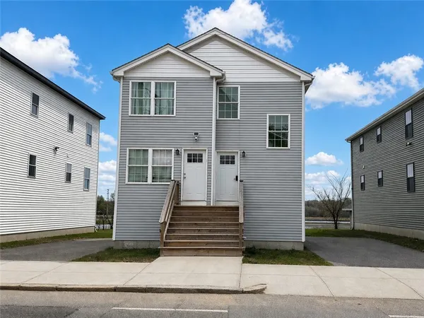 $2,700 | 35 Douglas Avenue, Unit 35, Providence, RI 02908